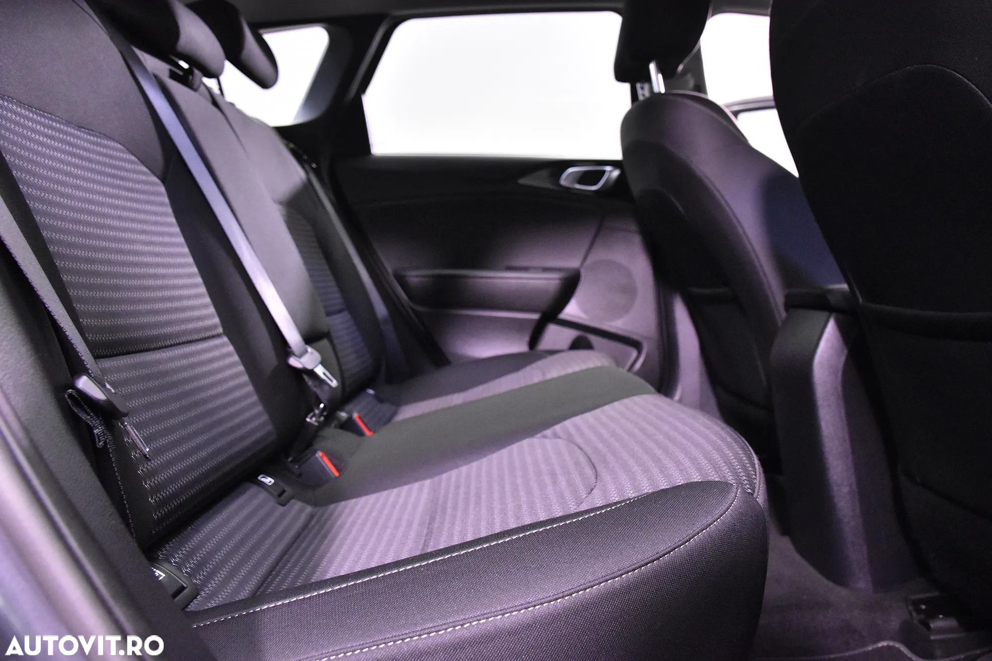 Kia Ceed - 12