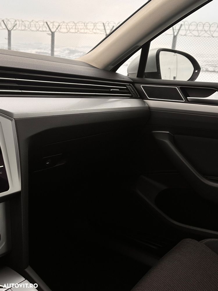 Volkswagen Passat 2.0 TDI DSG (BlueMotion Technology) Comfortline - 16