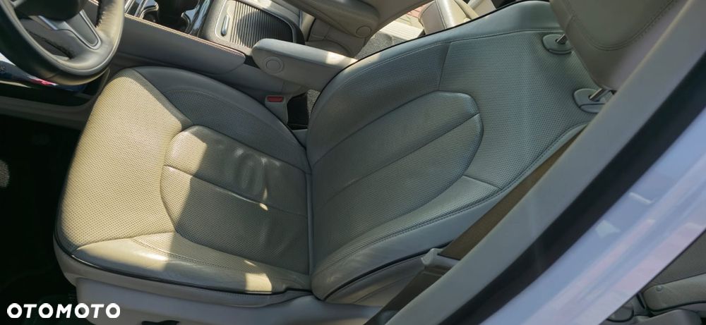 Chrysler Pacifica - 16