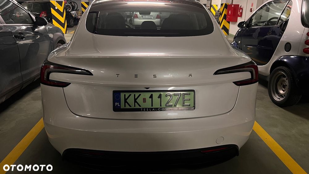 Tesla Model 3 - 6