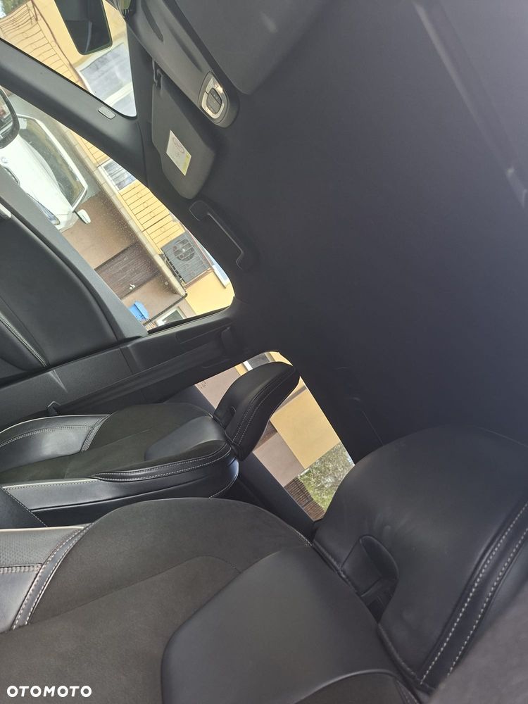 Volvo V40 D2 R-Design - 8