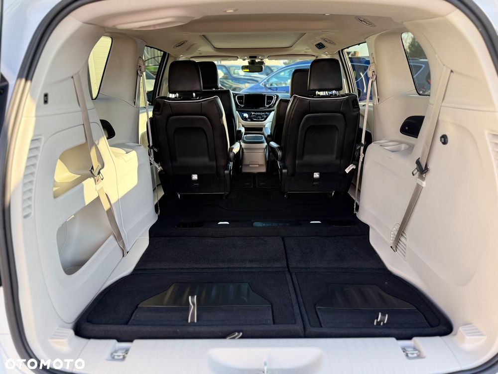 Chrysler Pacifica - 23