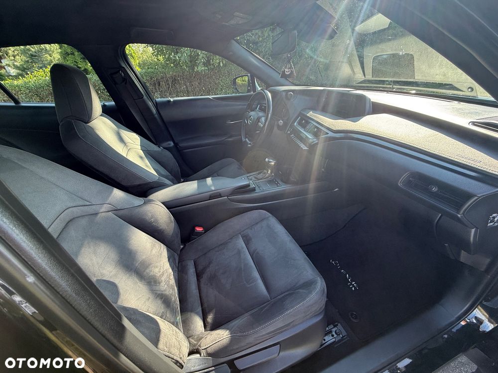 Lexus UX 250h Elegance 2WD - 19