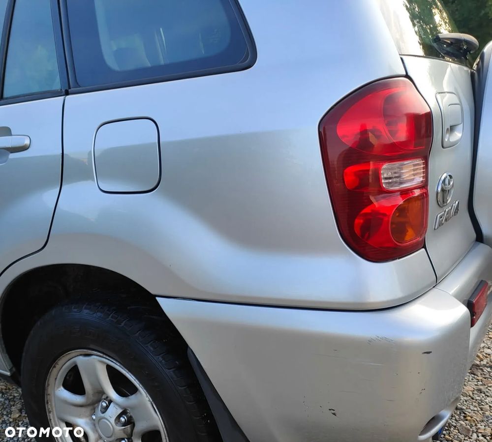 Toyota RAV4 2.0 D-4D 4x4 - 10