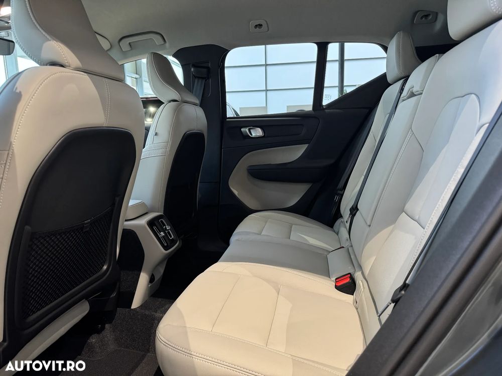 Volvo XC 40 B3 AT FWD MHEV Plus Dark - 15