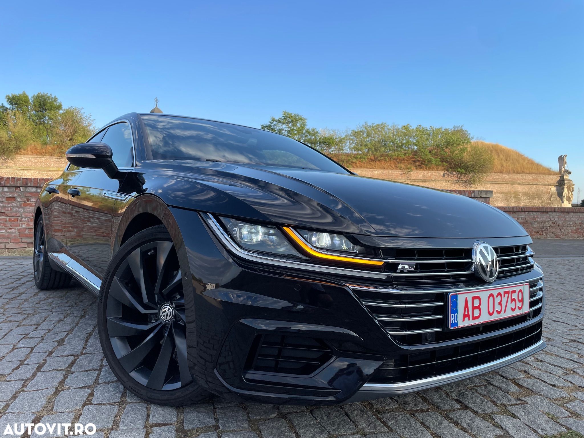 Volkswagen ARTEON 2.0 TDI DSG 4Motion R-Line - 1