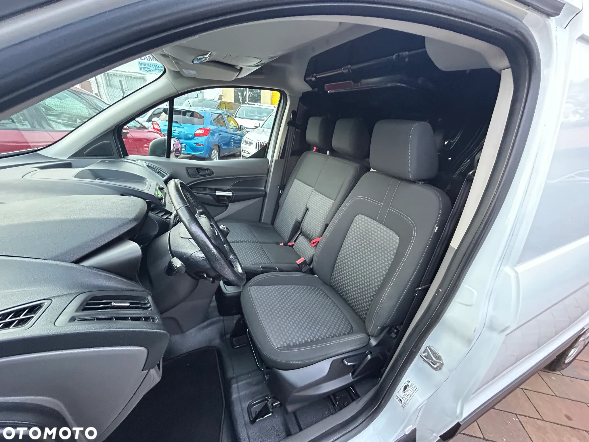 Ford Transit Connect - 15