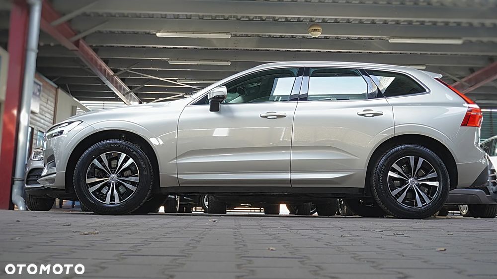 Volvo XC 60 T4 Momentum Pro - 8