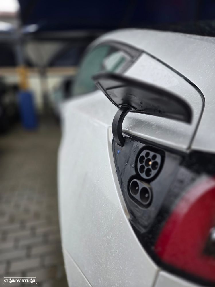 Tesla Model 3 Standard Range Plus RWD - 4