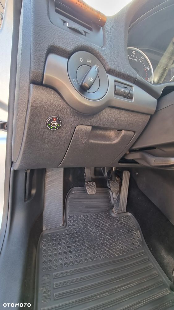 Skoda Octavia 1.6 Mint - 14