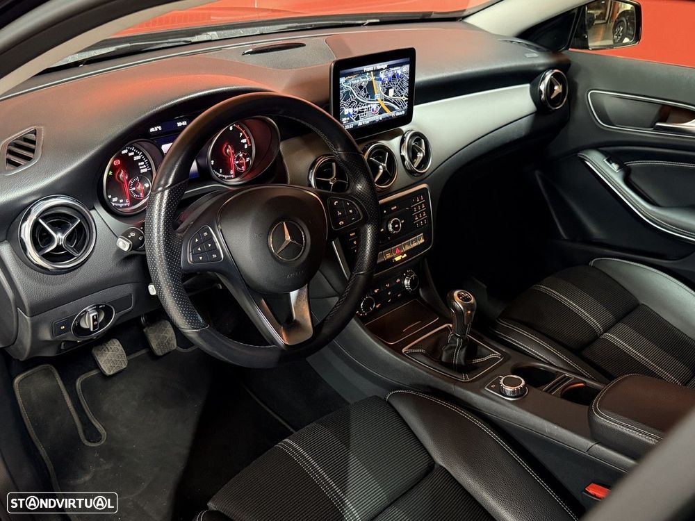 Mercedes-Benz GLA 180 Urban - 5