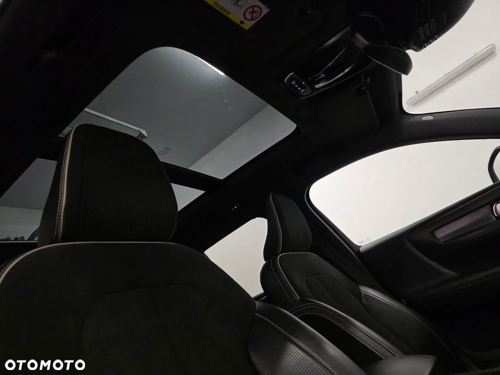 Volvo XC 40 D3 R-Design - 26