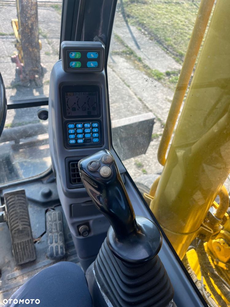 Komatsu PW200-7 - 12