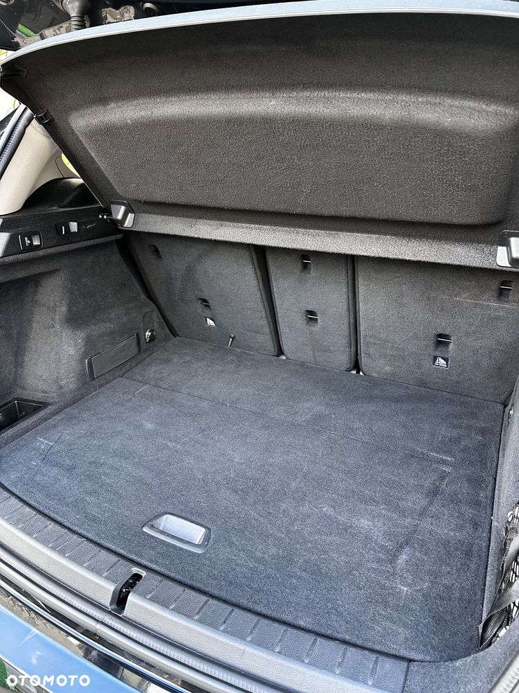 BMW Seria 2 218d - 9