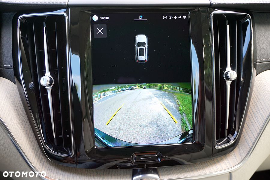 Volvo XC 60 B4 D AWD Geartronic Inscription - 35