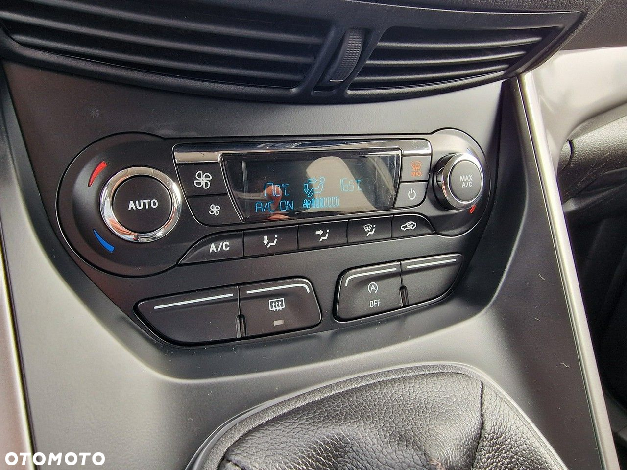 Ford Kuga 1.6 EcoBoost 2x4 Trend - 27