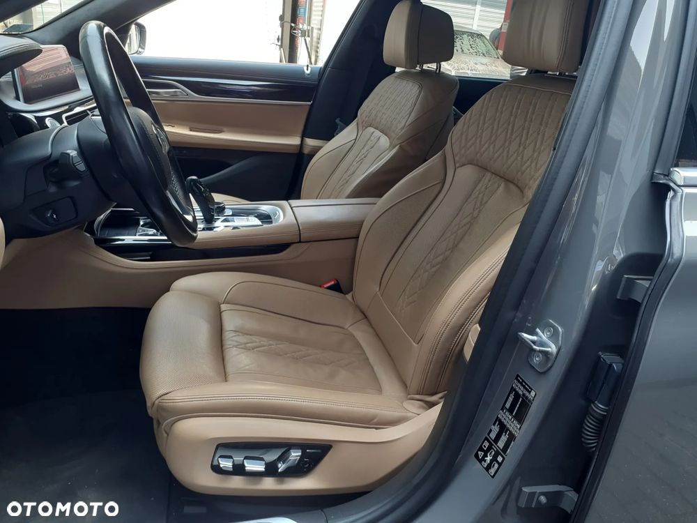 BMW Seria 7 - 28
