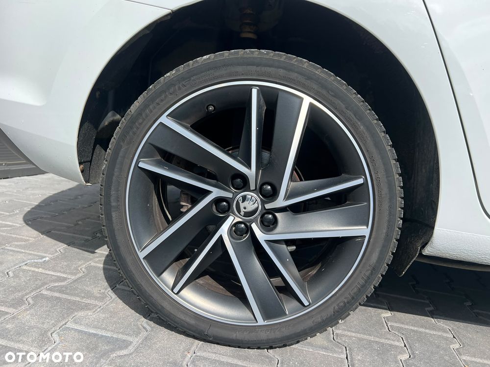Skoda RAPID 1.0 TSI Clever - 12