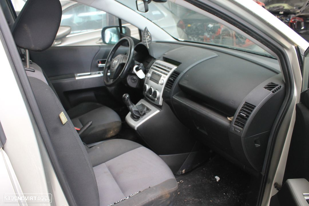 Mazda 5 - 7