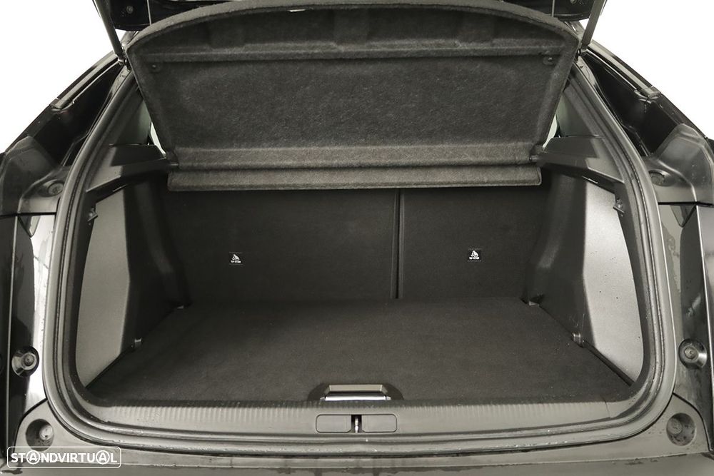 Peugeot 2008 1.2 PureTech Allure - 24