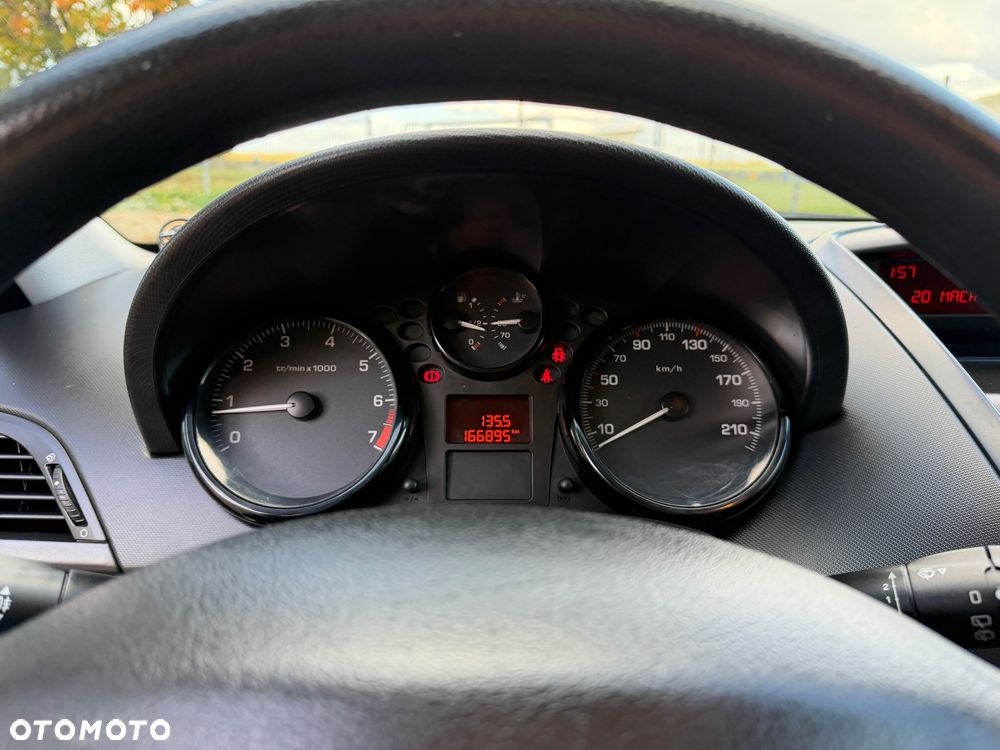 Peugeot 207 - 27