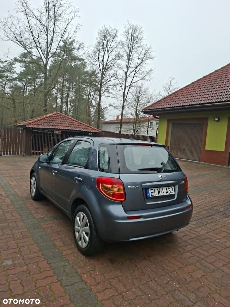 Suzuki SX4 1.6 GLX / Comfort - 2