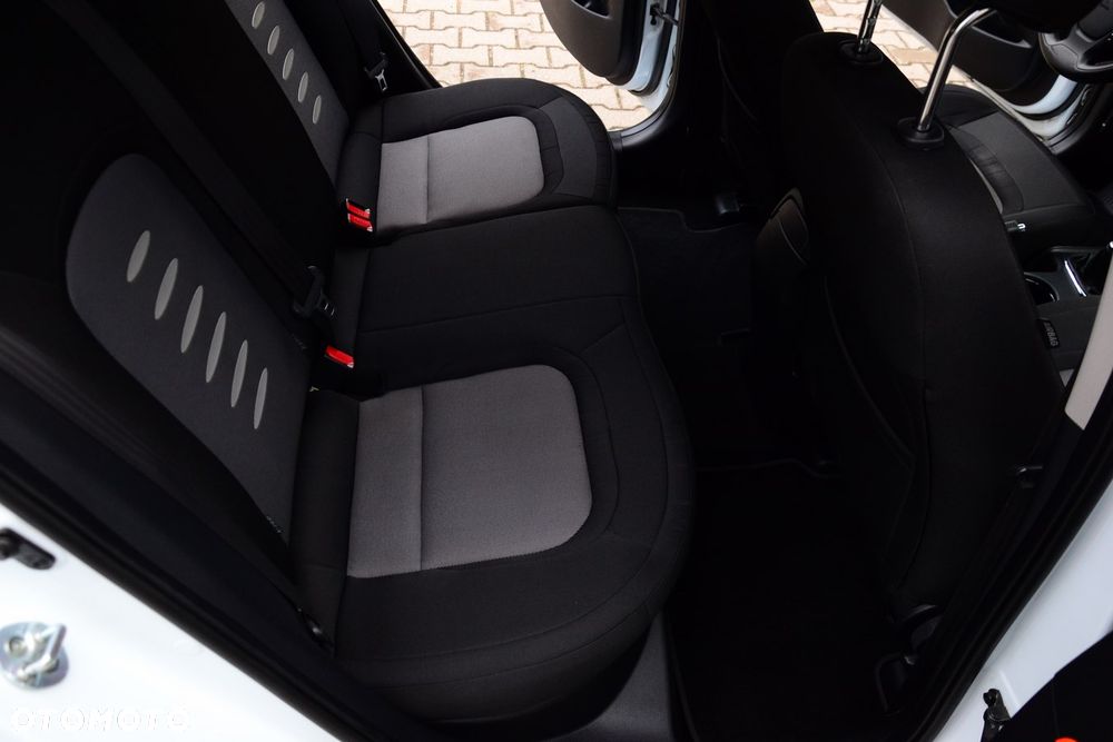 Kia Ceed - 24