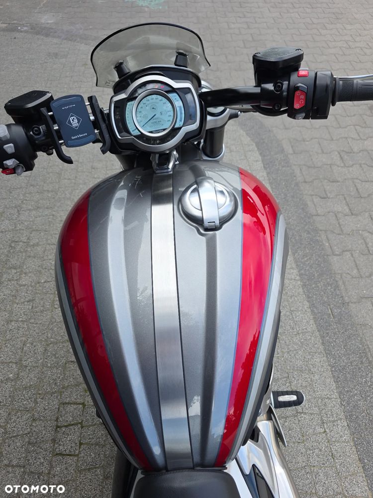 Triumph Rocket - 11