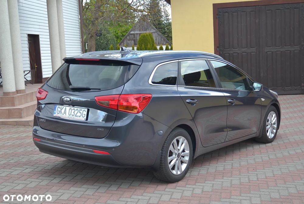 Kia Ceed 1.6 CRDi 136 ISG Dream Team Edition - 3