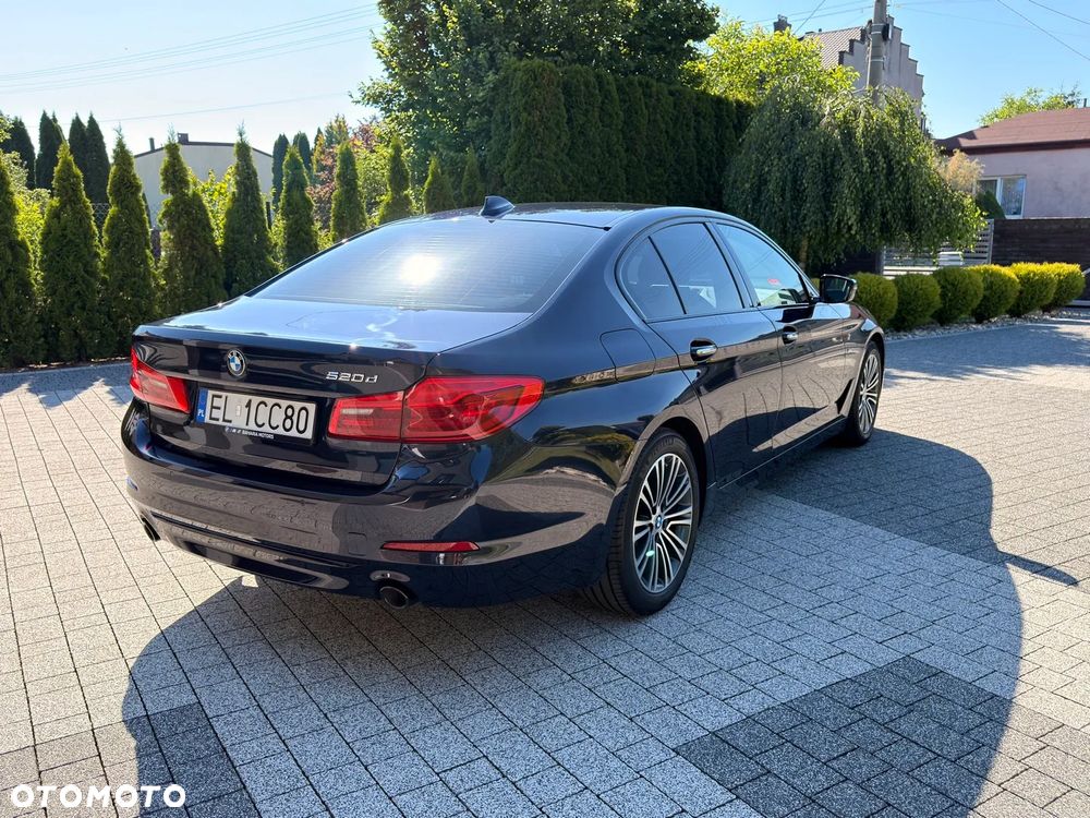 BMW Seria 5 520d Sport Line - 14