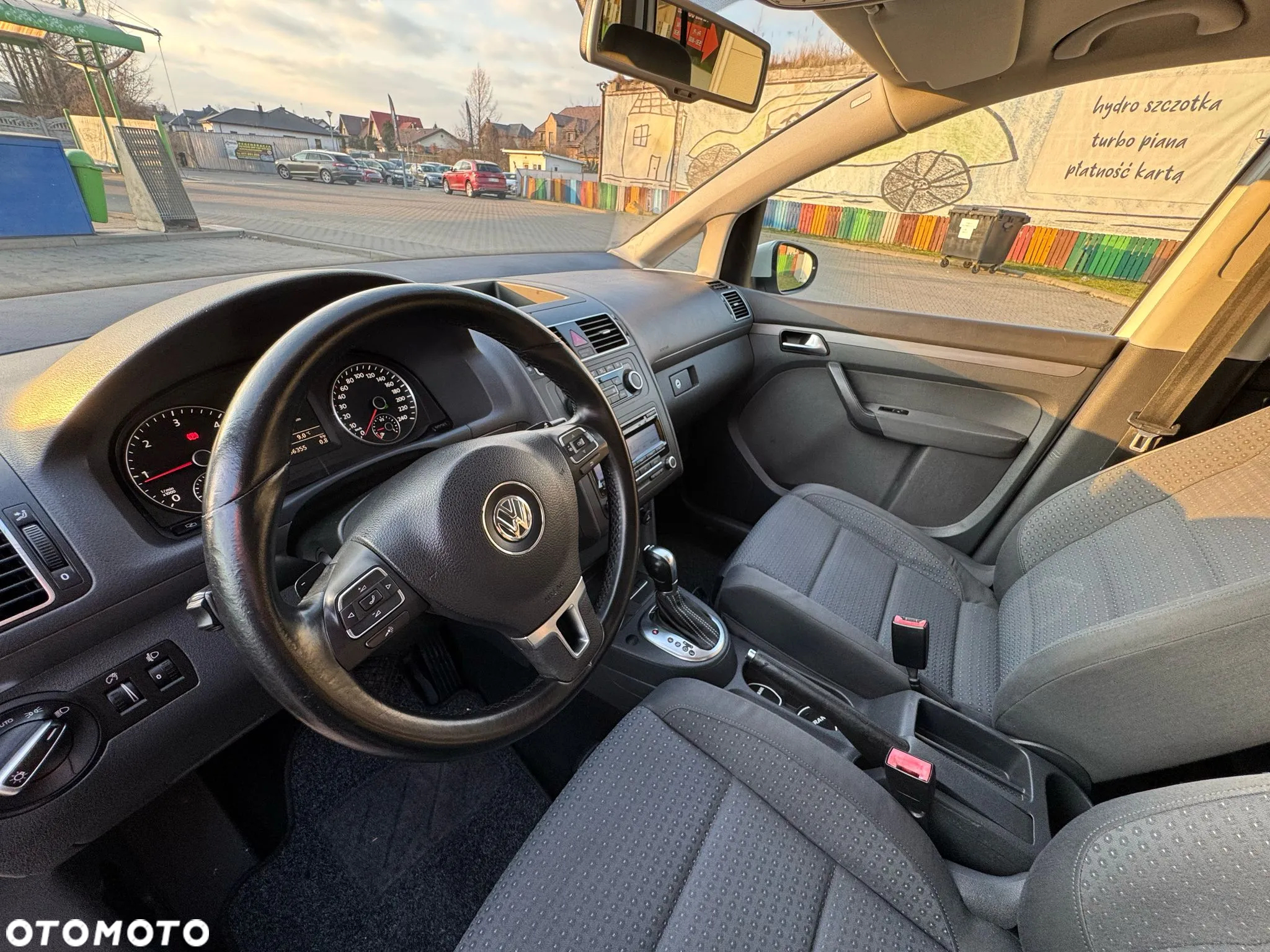 Volkswagen Touran - 22
