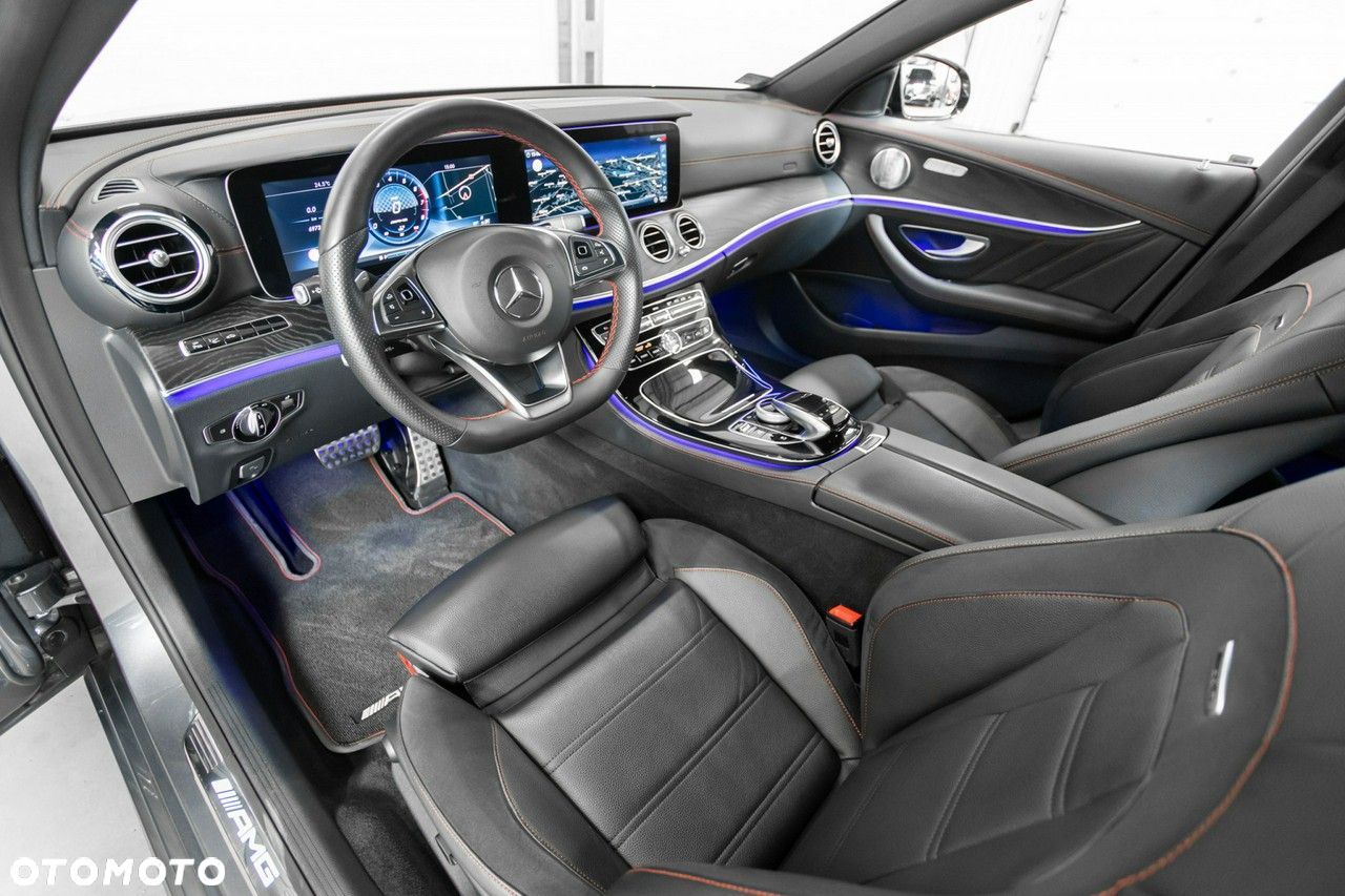 Mercedes-Benz Klasa E - 21