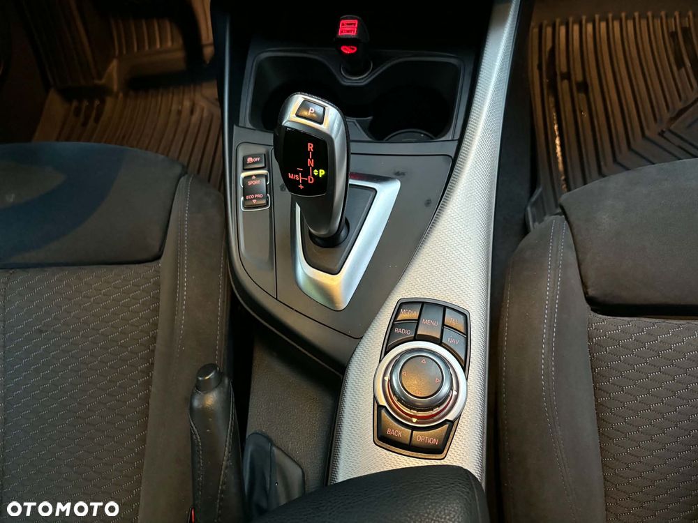 BMW Seria 1 - 13