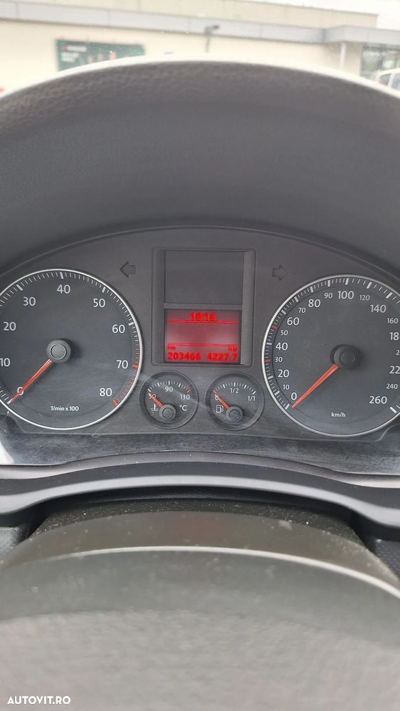 Volkswagen Golf 1.6 Comfortline - 16