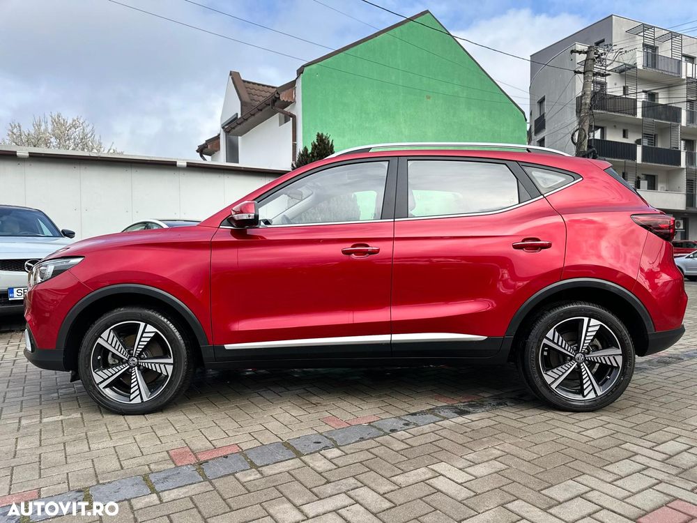 MG ZS EV Luxury - 15