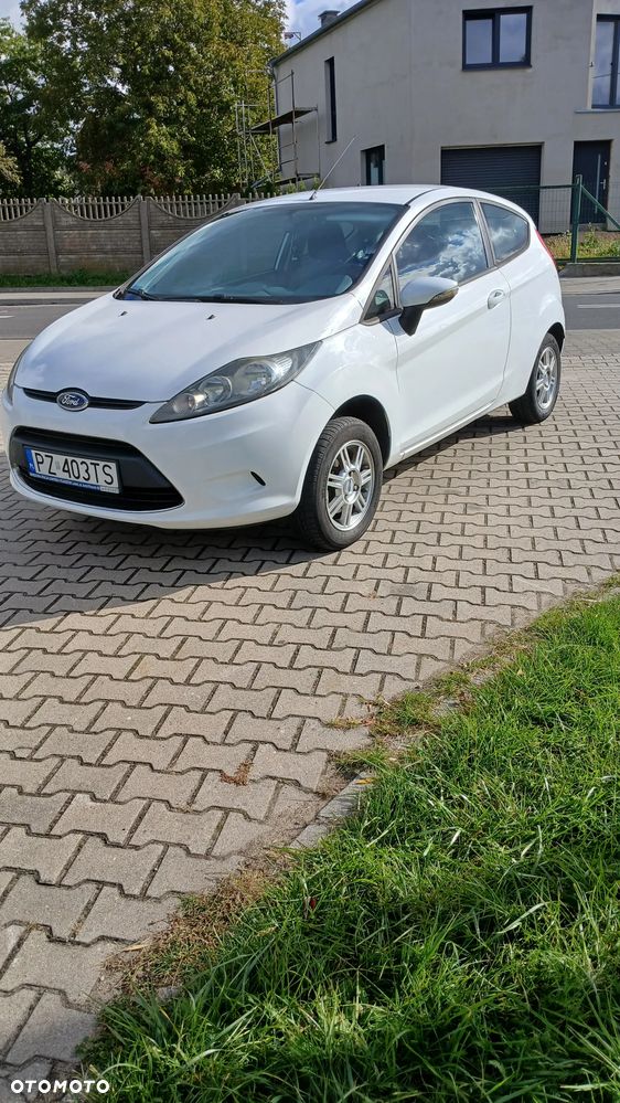 Ford Fiesta 2010 photo 3