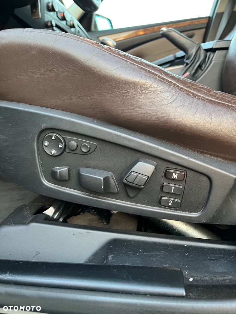 BMW Seria 5 525d - 11
