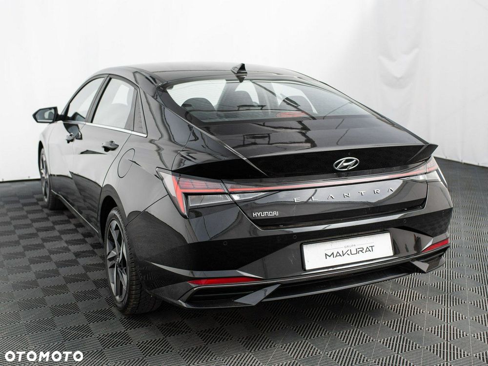 Hyundai Elantra 1.6 Executive CVT - 5