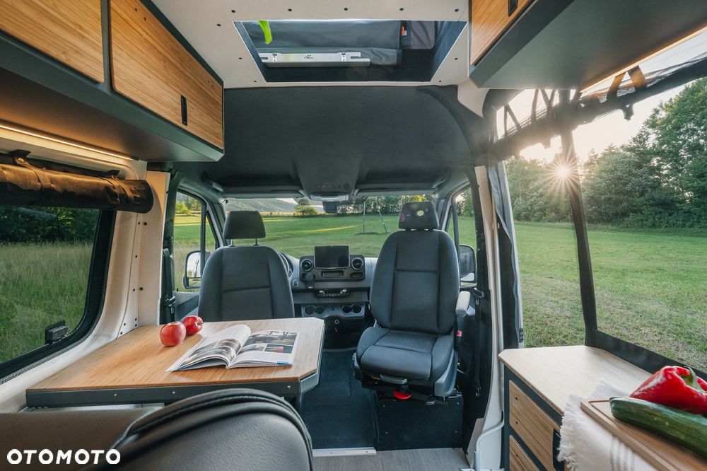 Mercedes-Benz Sprinter - 10