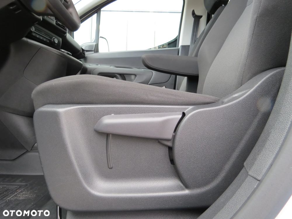 Toyota Proace City 1.2 D-4t 130KM A/t Long Brygadówka - 24