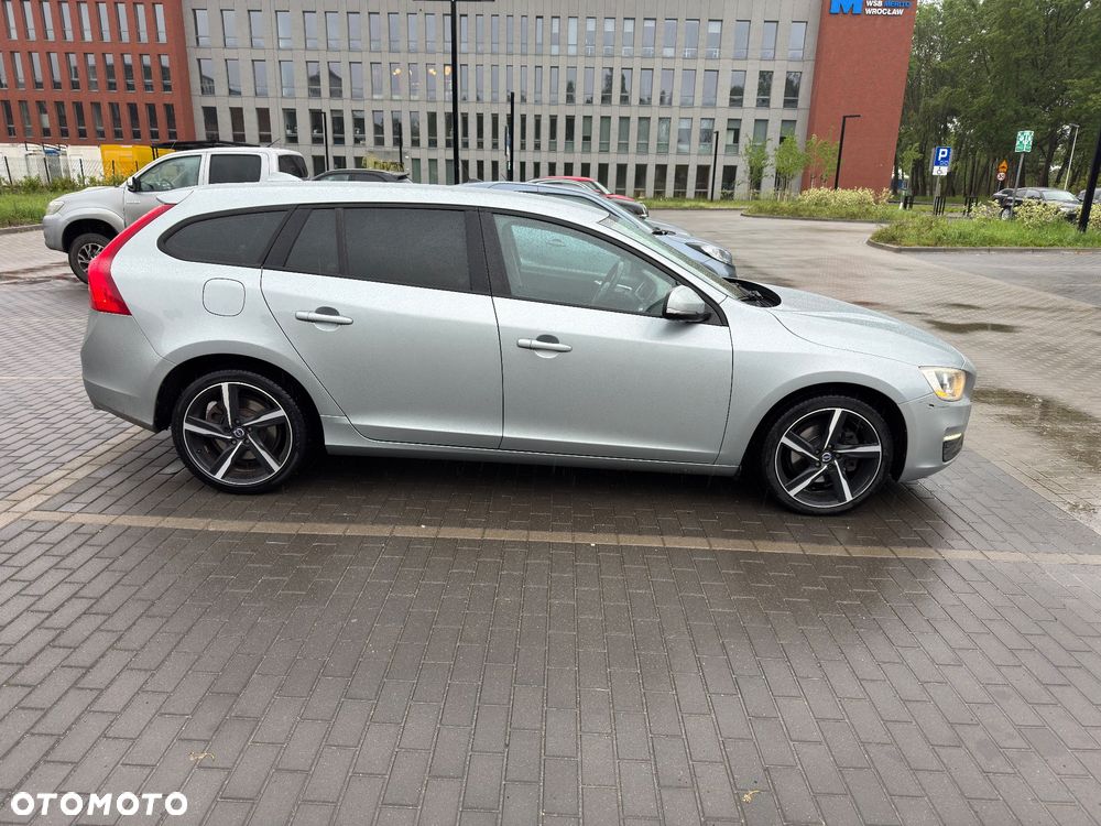 Volvo V60 D4 Kinetic - 14