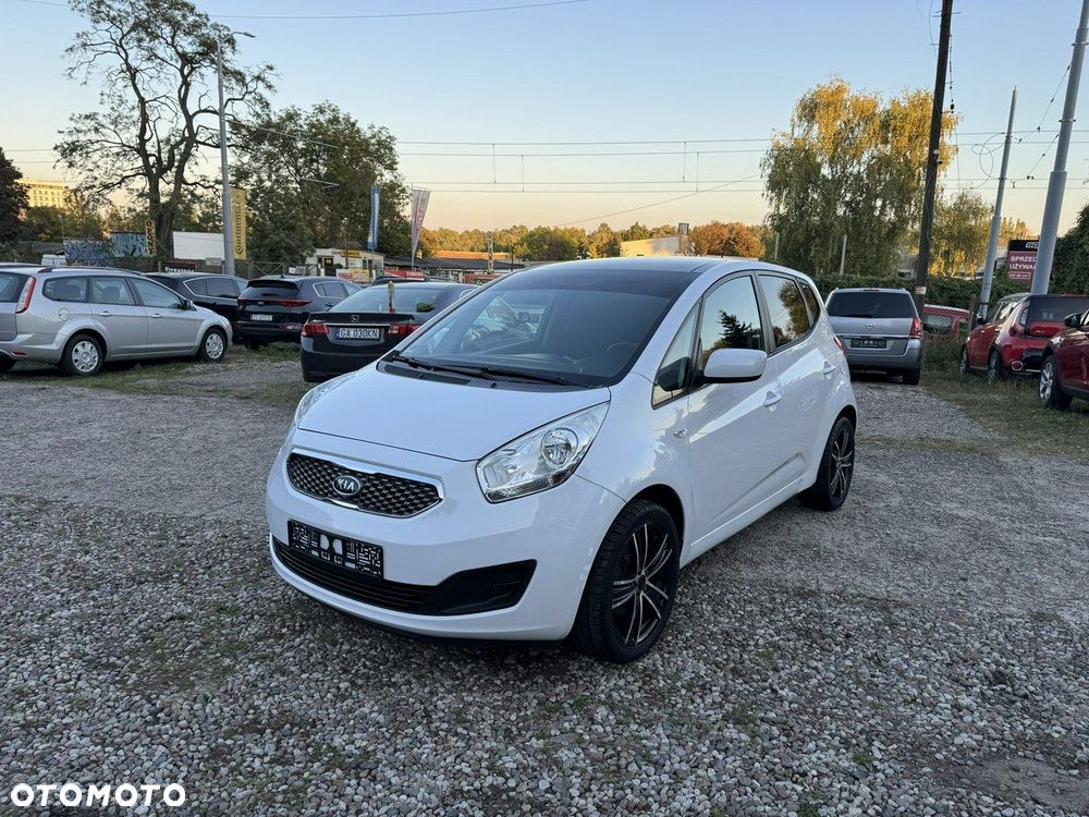 Kia Venga - 32