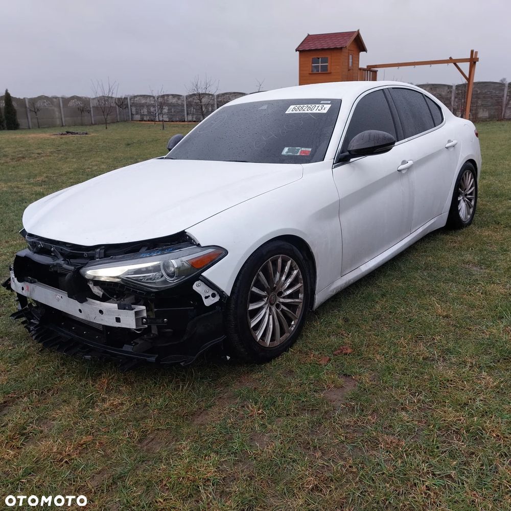 Alfa Romeo Giulia 2.0 Turbo TI Q4 - 12