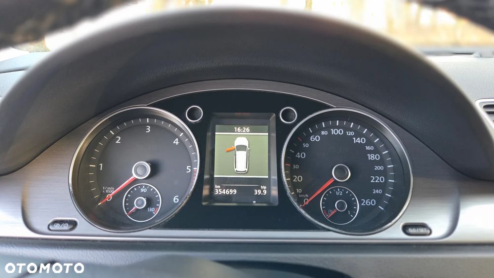 Volkswagen Passat 2.0 TDI Comfortline - 12