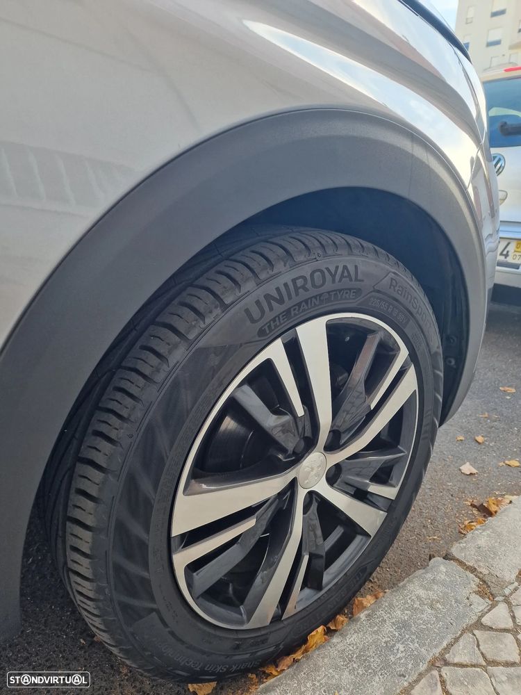 Peugeot 3008 PureTech 130 Stop & Start GPF Allure - 9