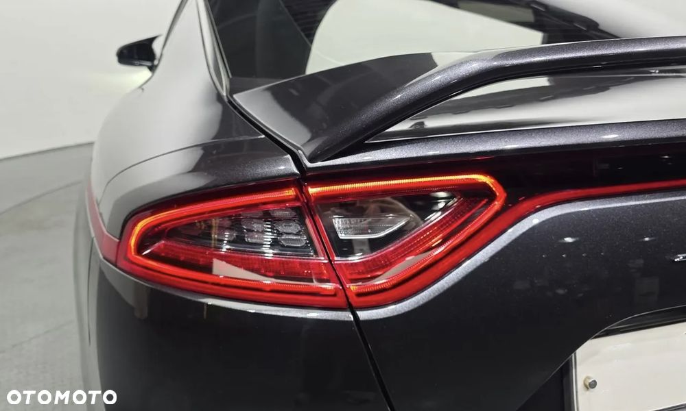 Kia Stinger - 9