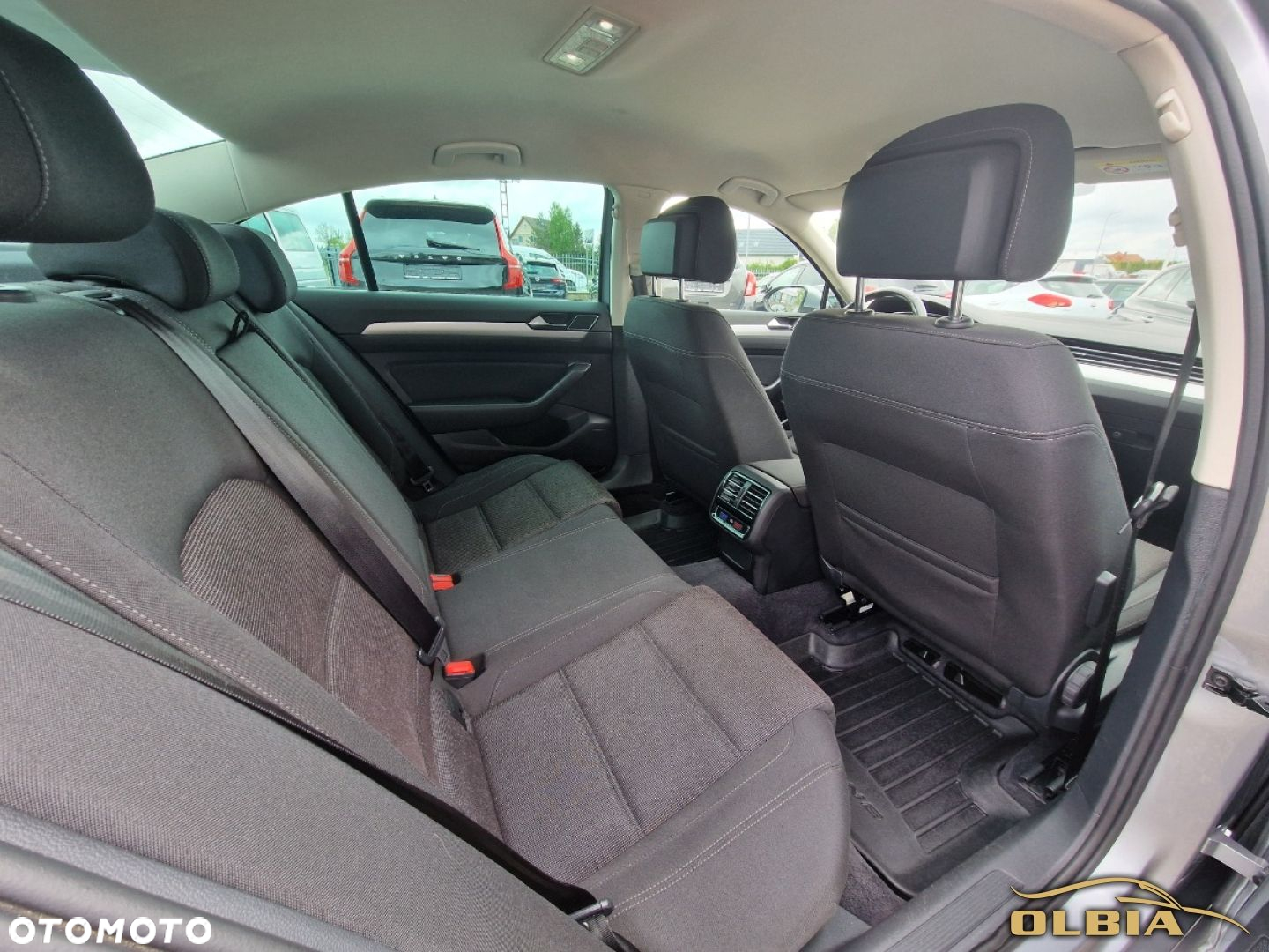 Volkswagen Passat - 20