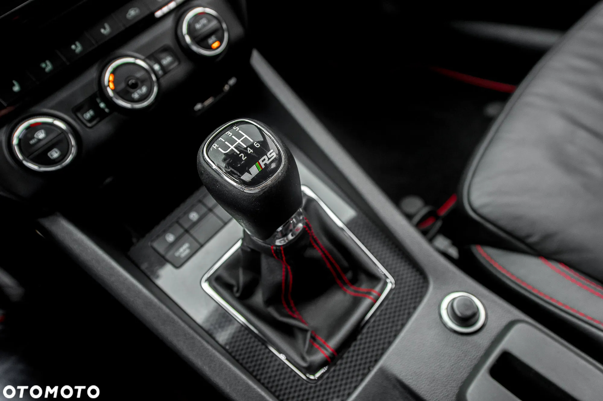 Skoda Octavia 2.0 TSI RS - 38