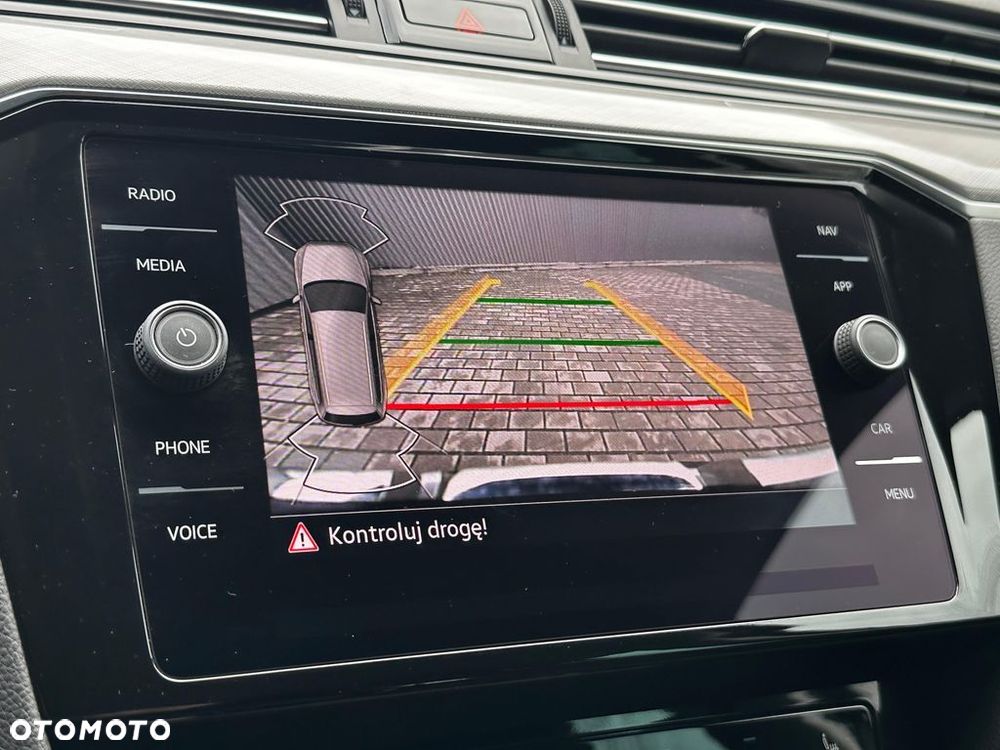 Volkswagen Passat - 24