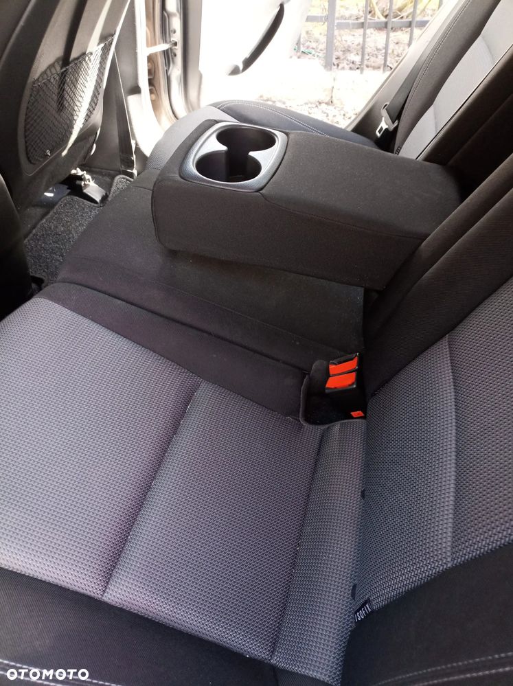 Hyundai i30 1.6 CRDi Classic + - 11